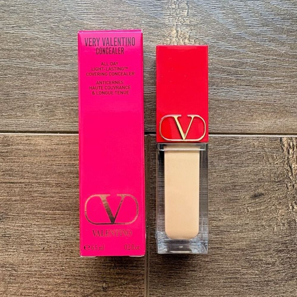 Valentino Very Valentino 24-Hour Wear Hydrating Concealer - MA4